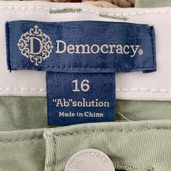 Democracy High Rise Slim Straight Scallop Hem Crop - Picture 12 of 16